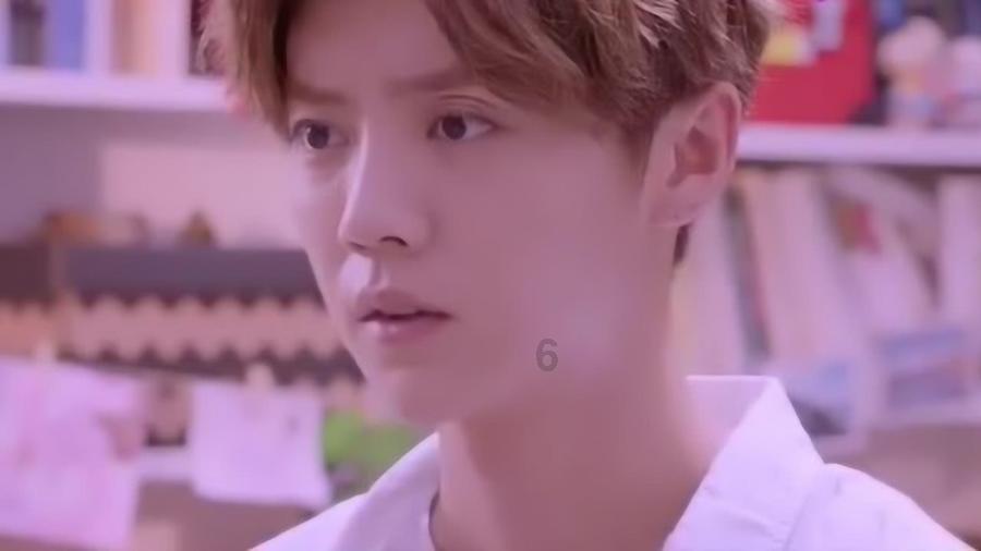 无限翻滚小球