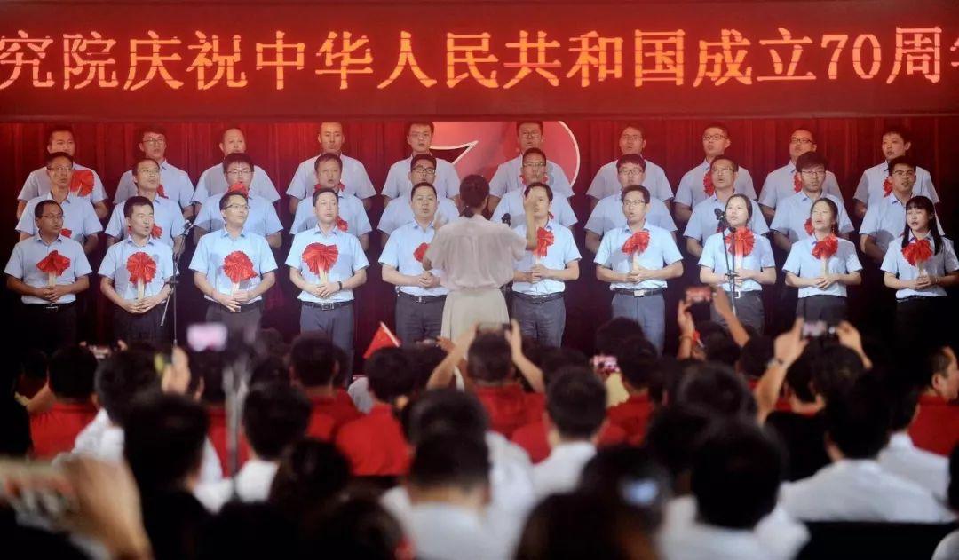 逃离部落洞穴
