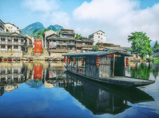 阴森的郊区